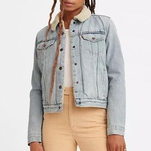NWT Levi’s Premium Original Trucker Jacket Size M